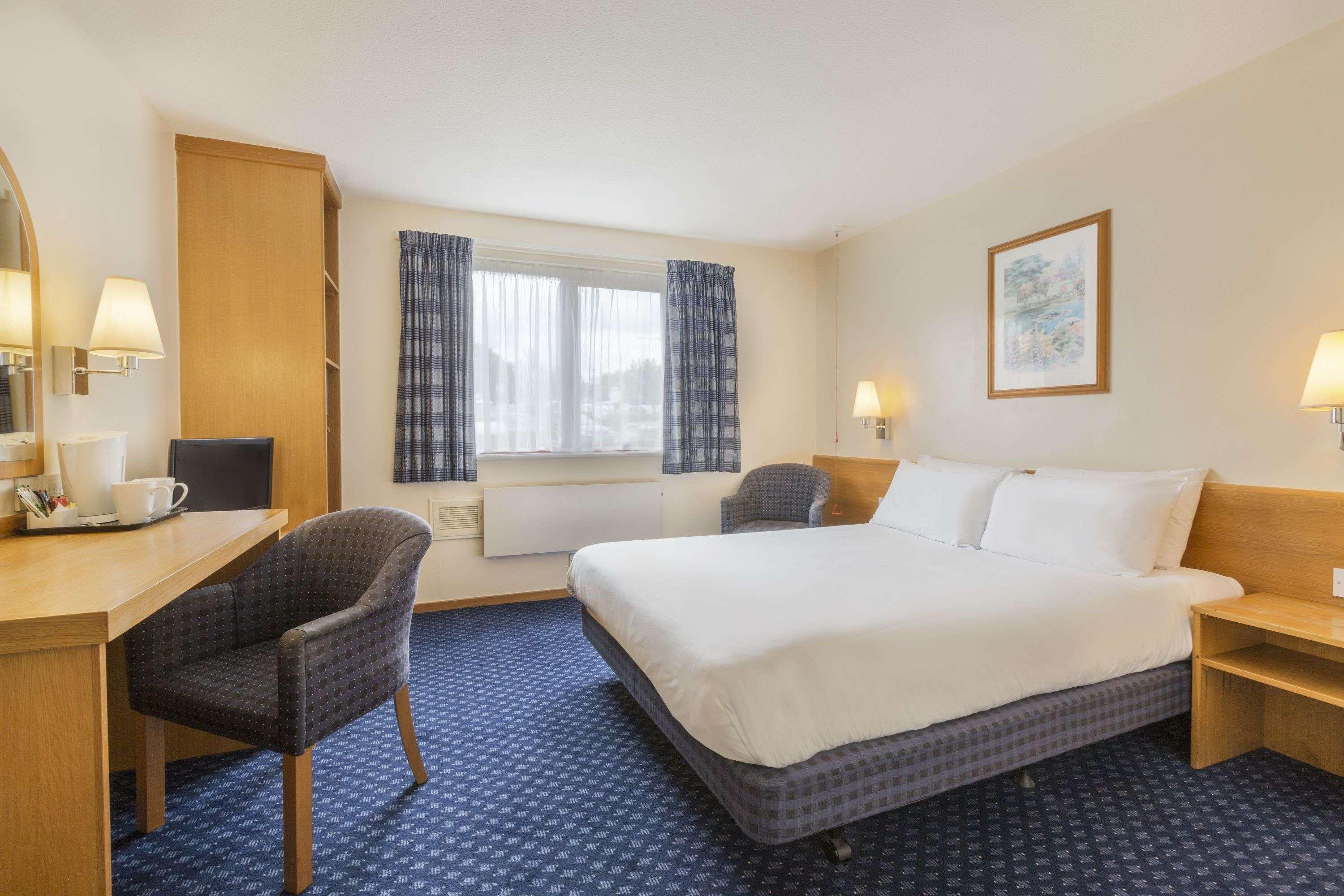 Days Inn Magor Dış mekan fotoğraf