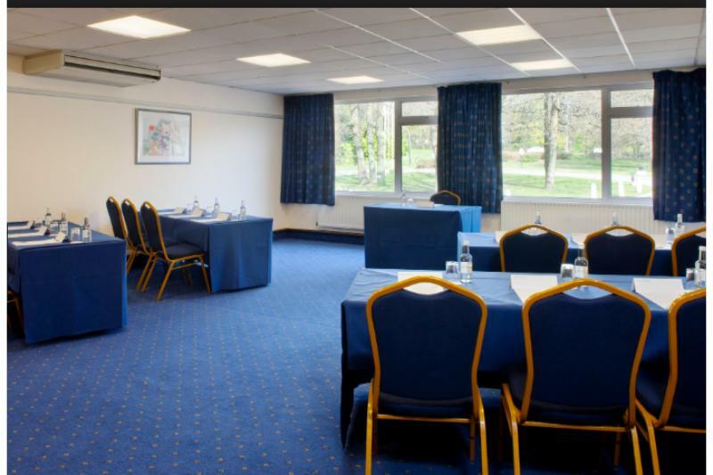 Days Inn Magor Dış mekan fotoğraf
